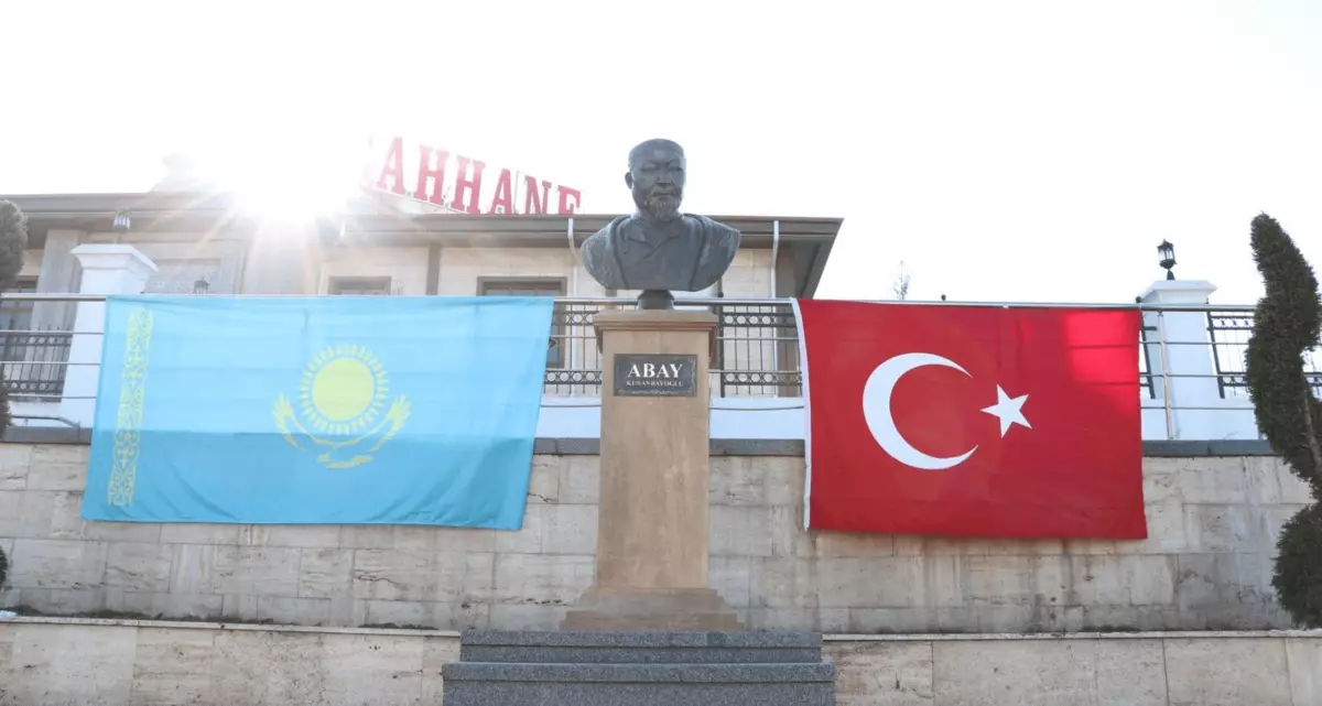 Abaya Avenue dibukak ing ibukutha Turki