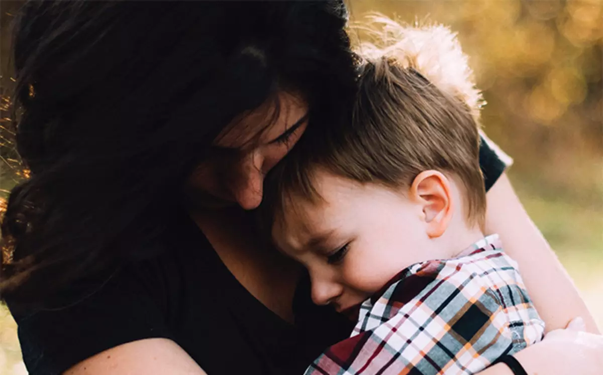 Mama je odbila sina za ljubav prema čovjeku: prava priča iz života koja je neočekivano završila