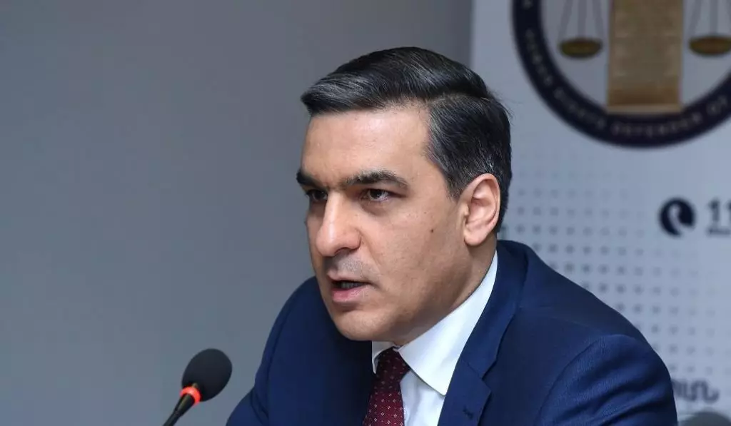 Mediatore del Mediatore: tutti i cattività I servicemen e i civili armeni sono prigionieri per stato