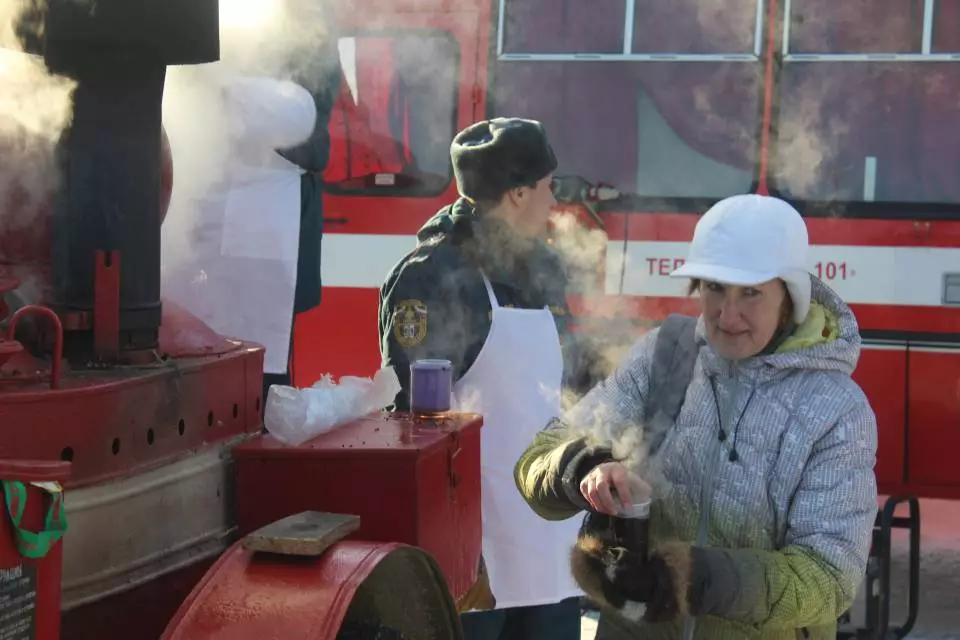 هزاران نفر از Novosibirstsev در خط Frosty Fosty قرار داشتند 5561_4