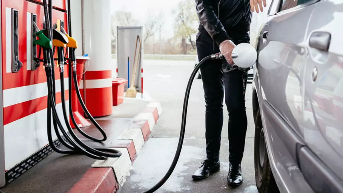 Rosstandard 2020 yilda benzin stantsiyasining tekshiruvlari natijalarini targ'ib qildi