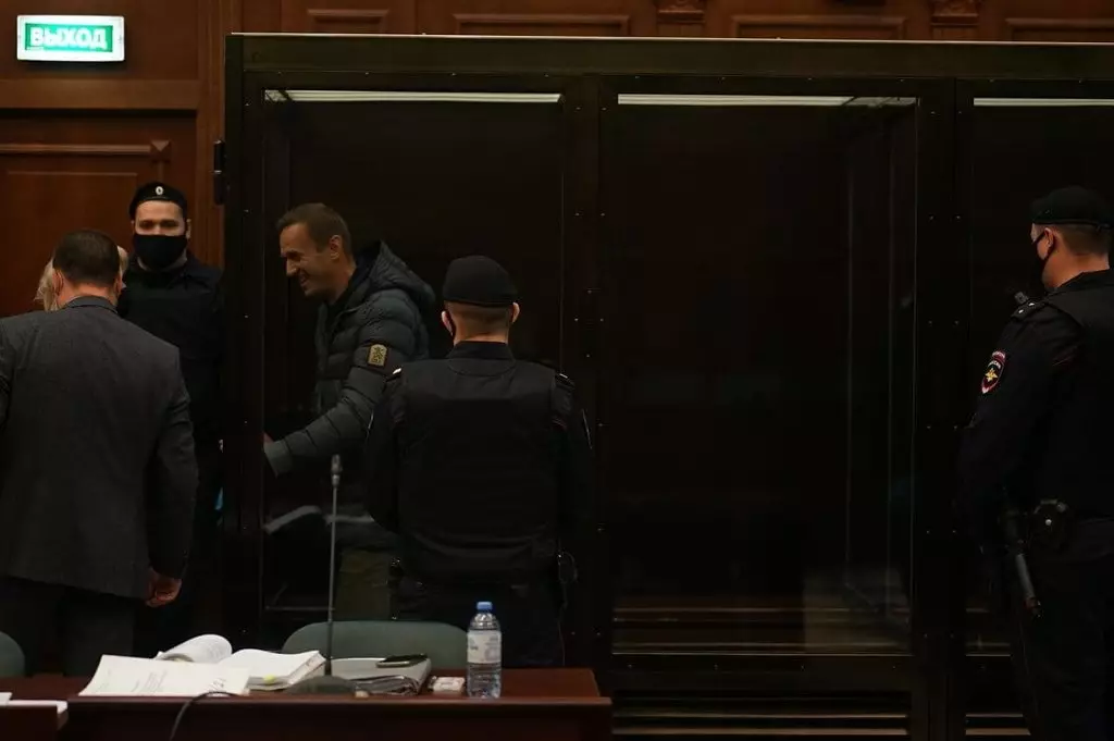 "Eu tinha uma ofensa mortal, porque sobrevivi": Discurso de Navalny no tribunal em substituir o termo de verdade