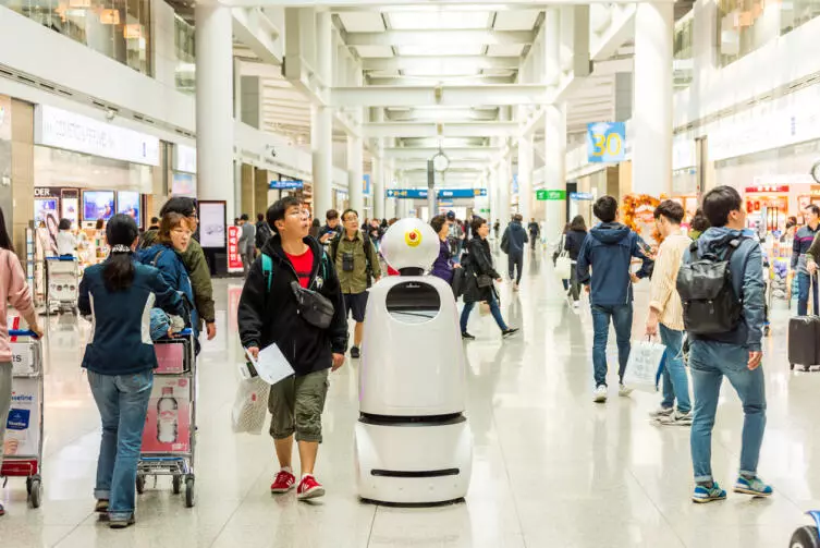 Angkat ka Koréa Kidul. Kumaha murag asih sareng robot tanpa ninggalkeun bandara?