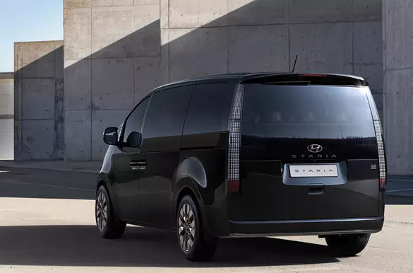 Hyundai está preparando el estreno mundial de Minivan Staria futurista. 6102_3