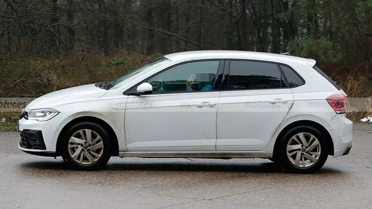 Актуализирано Volkswagen Polo забеляза по време на тестове 6188_3