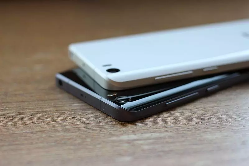 Xiaomi valmistaa koko marginaalia Uutuus: peli, joustavimmat, ohut ja halvin älypuhelimet 6352_1