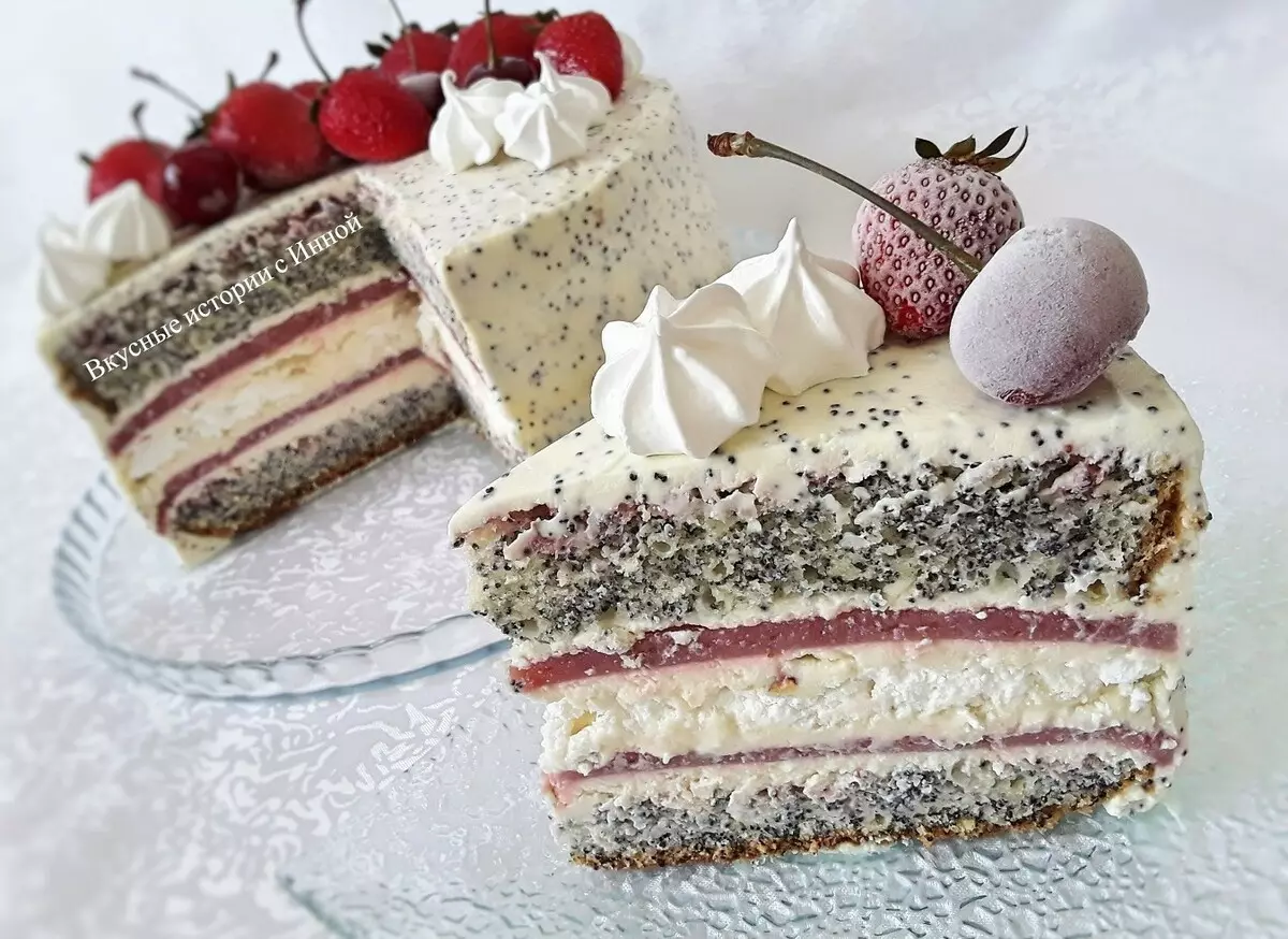 Poppy cake met meringue en aardbei 6447_1