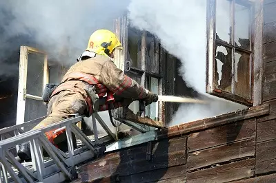 Požiarna detektor zachránil veľkú rodinu v Novosibirsku