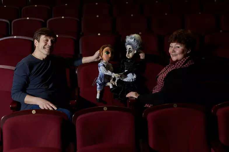 Τέλος χρόνου. Οι ηθοποιοί και ο σχεδιαστής σχεδιαστών του θεάτρου Kirov των κούκλων για το πώς δημιουργούνται οι χαρακτήρες, οι νέες τάσεις και η υπεροχή του καλλιτέχνη