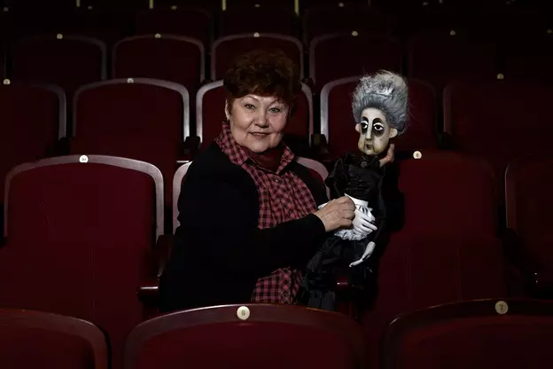Jashtë kohe. Aktorët dhe projektuesi i projektuesit të Teatrit Kirov të kukullave për mënyrën se si krijohen karakteret, tendencat e reja dhe përparësia e artistit 6730_4