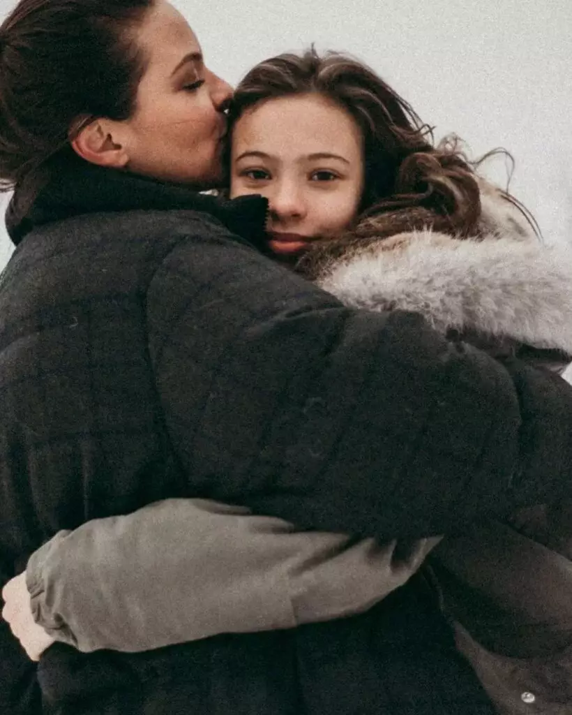 12-ročná dcéra Sergey Zhuková migrovala za nový rok non-zástupcu túžby 7506_2
