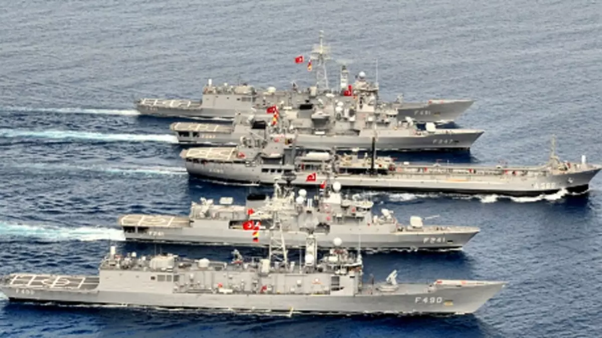 在中国，他们钦佩“土耳其愤怒”并评定了与自己的鱼雷向共和国海军的决定 7892_1