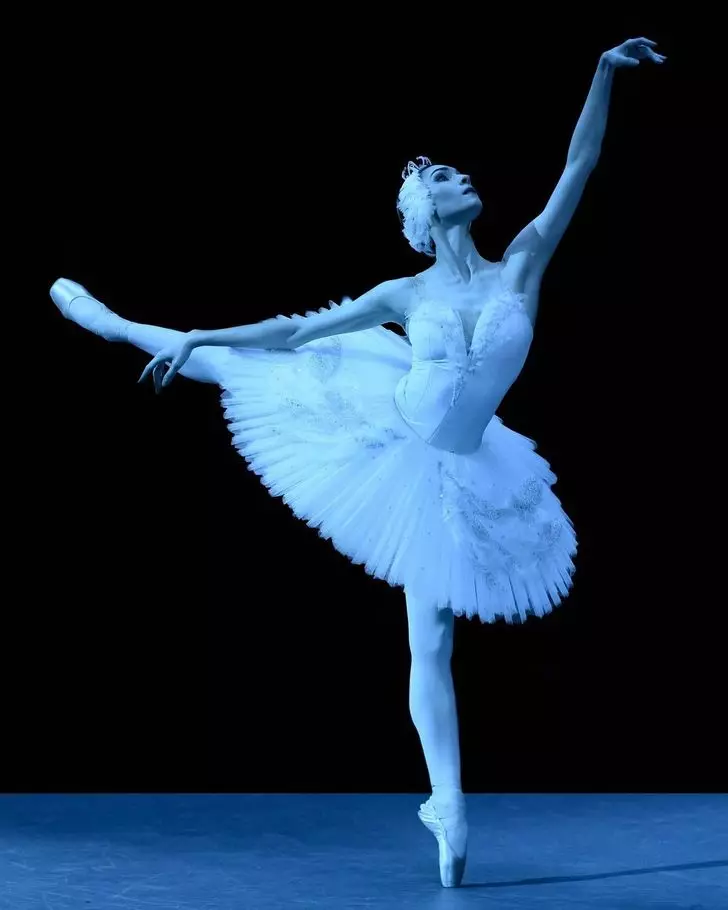 15 Чињенице за бацкстаге које доказују да балетни уметници - оне још увек јаке орахе 8114_2