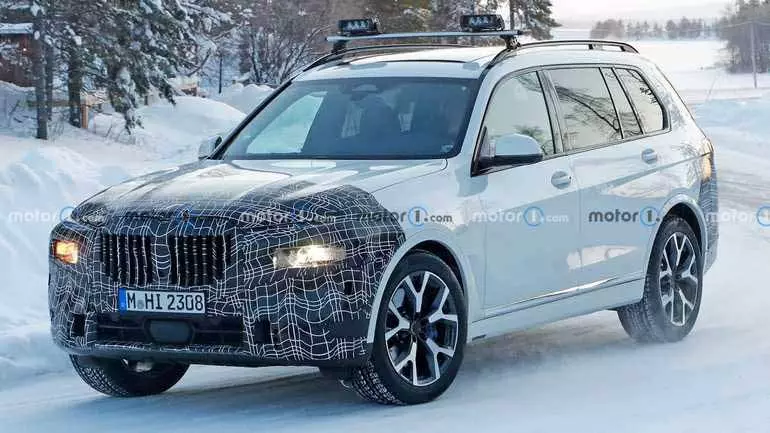 Updated BMW X7 noticed on tests 8210_3