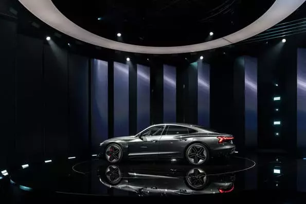 Audi သည်၎င်း၏လျှပ်စစ်ယာဉ်လိုင်း၏ထိပ်တန်းမော်ဒယ်လ်ကိုတင်ပြခဲ့သည် - E-Tron GT နှင့် RS version 8394_3