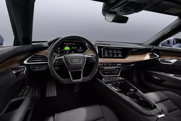 Audi prezante modèl la tèt nan liy elektrik machin li yo - E-Tron GT ak RS vèsyon 8394_4