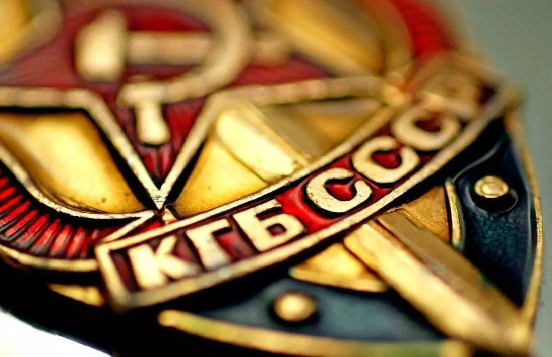 Anno chiede allo stato di 47 milioni alla scuola per bambini KGB a Novosibirsk