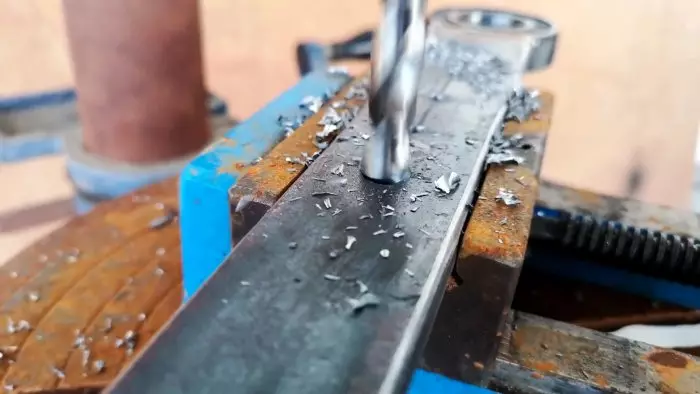 Comment faire une machine pour plier des pinces différentes 8710_10