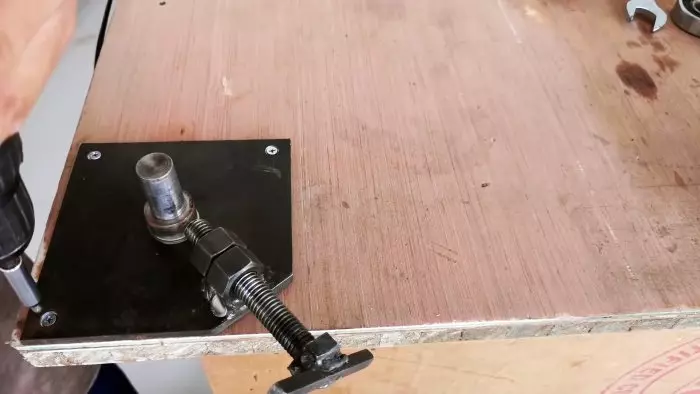 Comment faire une machine pour plier des pinces différentes 8710_14