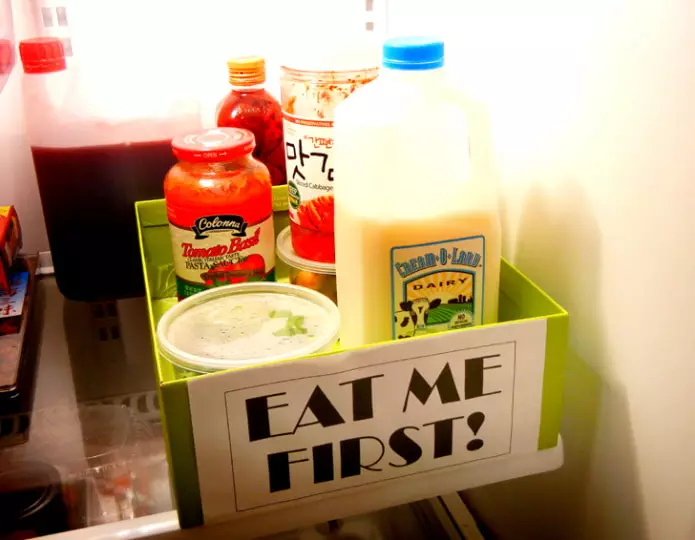 Como se livrar da bagunça na geladeira? - 10 maneiras simples 9048_12
