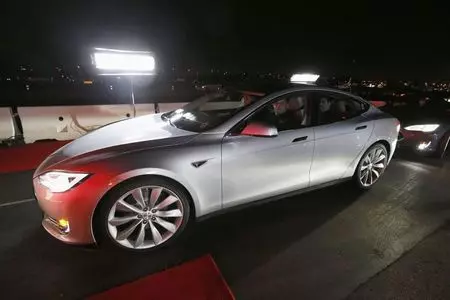 ក្រុមហ៊ុន Tesla បានដោះស្រាយបញ្ហានៃការខ្វះនីកែលក្លាយជាដៃគូអណ្តូងរ៉ែ