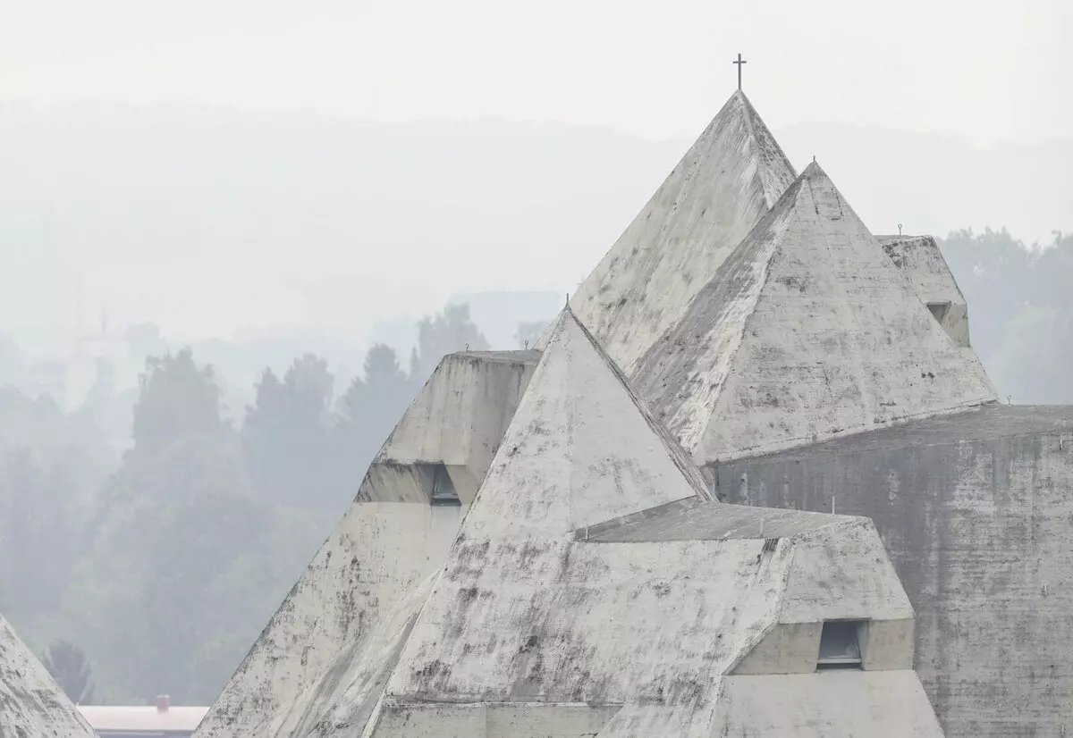 ეკლესია Brutalism სტილში: 10 შთამბეჭდავი მაგალითები მთელს მსოფლიოში